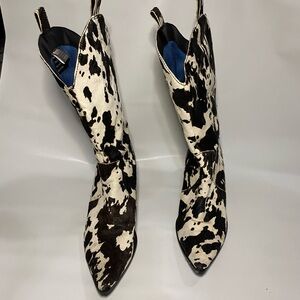 Dingo Black and White Cowhide Ankle Boots 8 1/5 leather